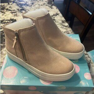 HUGE SALE!!! NEW Blush Pink Colored Soda Sneaker Booties
